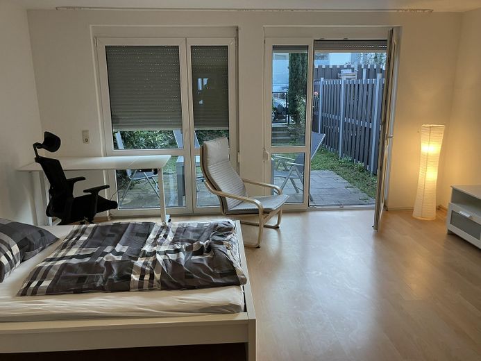 Tolles WG-Zimmer (19m^2) in Leinfelden mit Terrasse (TOP LAGE, ALLES NEU) – EG 19 m^2 