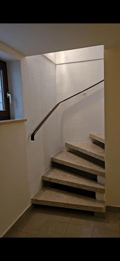 Gepflegtes Einfamilienhaus mit großem Garten in Hamburg-Lemsahl-Mellingstedt – Kellertreppe