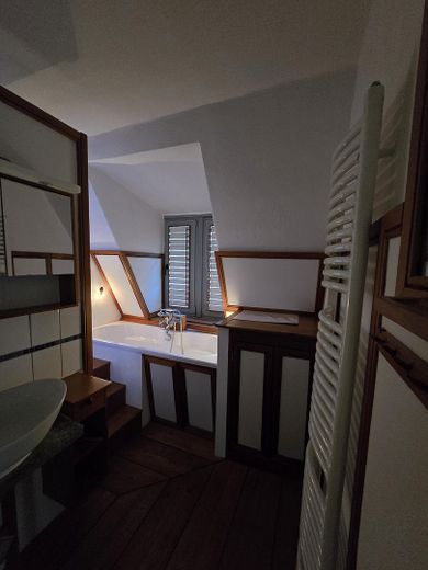 Appartamento mansardato di 3 locali appena ristrutturato con vista sul fiordo e cucina componibile – Foto 5