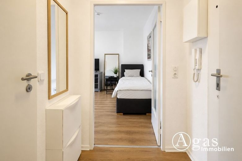 Kompakt, gepflegt, bezugsfrei! 1-Zimmer-Wohnung in Berlin-Wilmersdorf – Flur