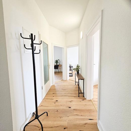 Über Frankfurts Dächern: 4-Zimmer-ETW mit Skylineblick, Balkon & Einbauküche – provisionsfrei – Foto 7