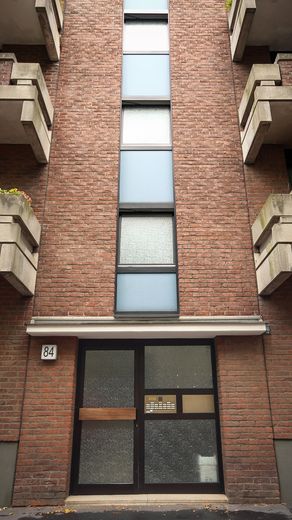 Vermietete 2-Zimmer-Eigentumswohnung mit Balkon und Duplexstellplatz in Köln-Braunsfeld – Hauseingang