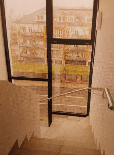 Appartamento attico in buona posizione a Bad Kreuznach – Treppenhaus