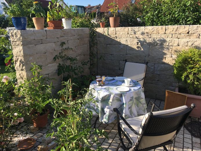 Kleiner Sitzplatz im Süden