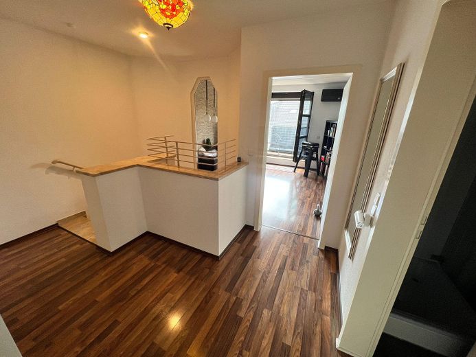 --> 4 ZK2B2B - Maisonette - wie ein Haus - in ruhiger Süd-West-Wohnlage – Flur
