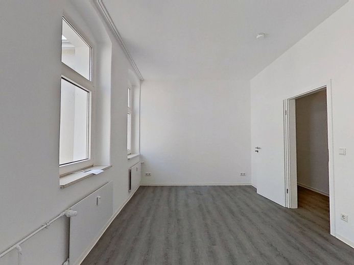 Più budget per candele e zuppa di zucca - Trasferirsi e risparmiare un canone d'affitto netto: ampio appartamento di 4 locali con 115 m² – Ansicht II: Schlafzimmer I