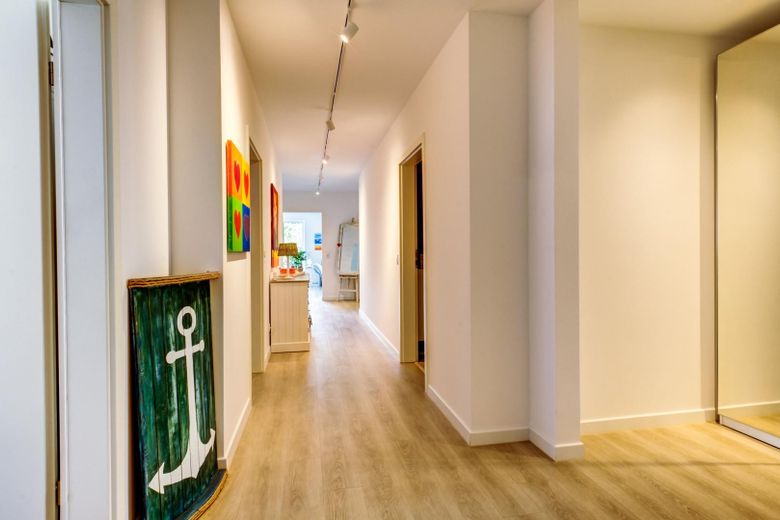 Central, accessible comfort apartment with Baltic Sea views – Flur