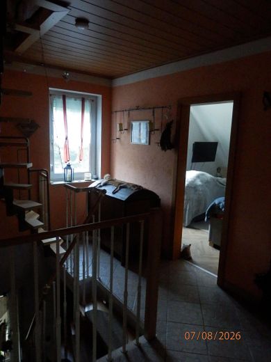 Einfamilienhaus mit Pool & Saunahaus und viel Privatsphäre – oberer Flur