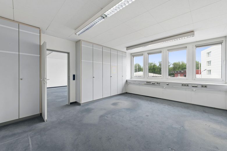 Büroetage im 1.OG in Neuss – Büro
