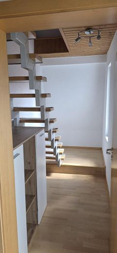 Light-filled detached house in an attractive residential area – Dachgeschoss Flur