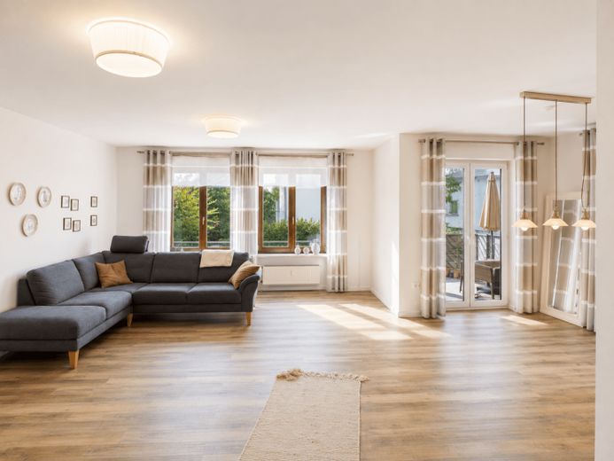 Appartamento al piano terra con giardino e 33 mq di superficie utile nel seminterrato – Foto 1