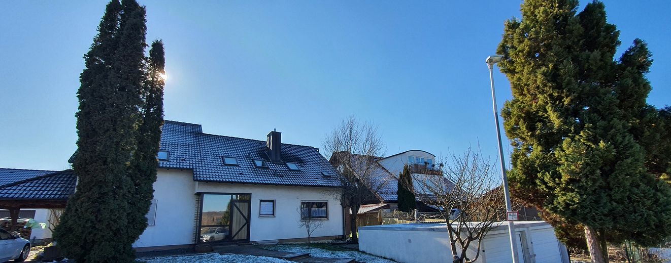 Modernisierte helle 5,5 Zimmer 145 m² EG Whg. / Garten / EBK / ca. 37 m² Süd Terrasse & Markise – Haus von Nord mit Doppelgarage