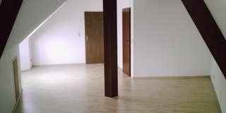 Schöne Holzbalken im Dach