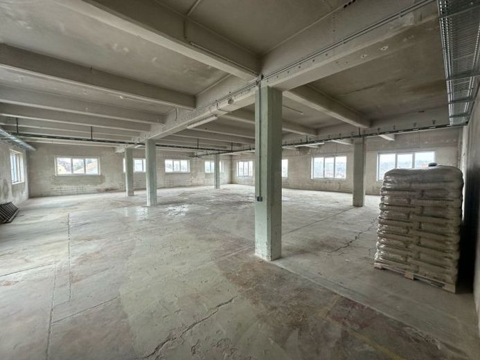 Top-Lagerfläche (ca. 288 m²) - 3. Obergeschoss mit Lastenaufzug - LKW Zufahrt – Foto 1