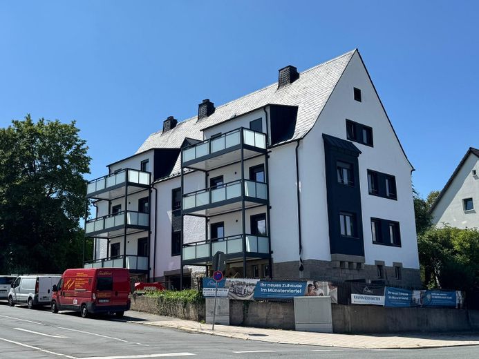 Prima occupazione - appartamento ristrutturato di 3 vani con ampio balcone – Außenansicht