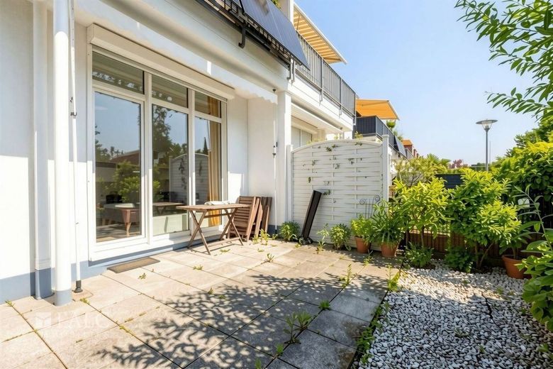 Appartamento condominiale di 2 locali affittato con giardino e garage a Köln-Widdersdorf – Terrasse