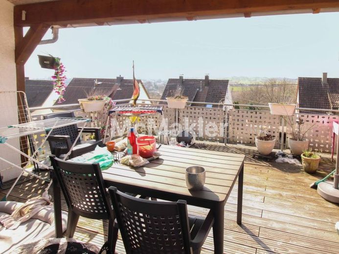 DHH mit großem Garten, Balkon und Garage – Foto 1