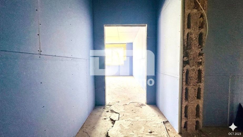 (R)eserviert!Teilsaniertes 1 - 2 Familienhaus + Fertige Projektierung auf großem Grundstück – EG Flur / Diele teilsaniert