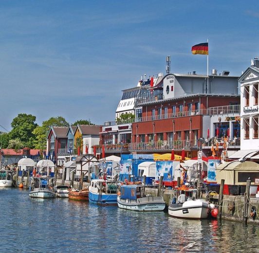 Dein Traum - eine eigene Pension an der Ostseeküste! – Warnemünde 20 Autominuten