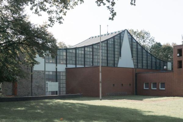 Gottfried Böhm’un UNESCO Dünya Mirası Zollverein’daki mimar kilisesi – olağanüstü ticari alan