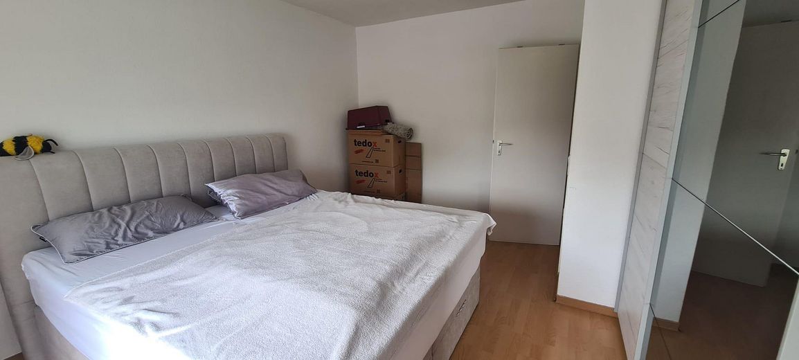 Світла 2-кімнатна квартира з кухнею в Salzgitter-Lebenstedt — вільна з 15.08. – Schlafzimmer Bild 3