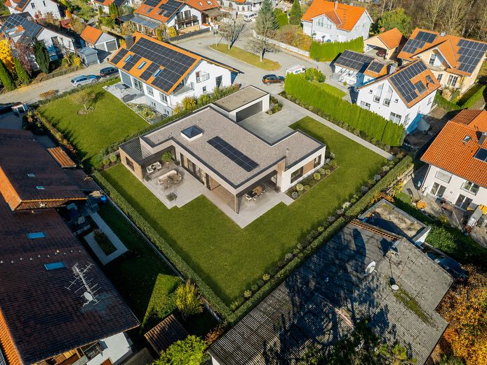 EFH veya 2 DHH için cazip arsa, komisyonsuz satılık – KI-generiertes Bild Bungalow