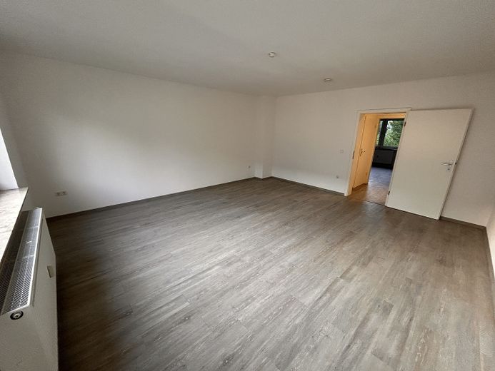 Appartement de 2 pièces à Essen-Rüttenscheid – emplacement idéal, cuisine incluse – Wohnzimmer