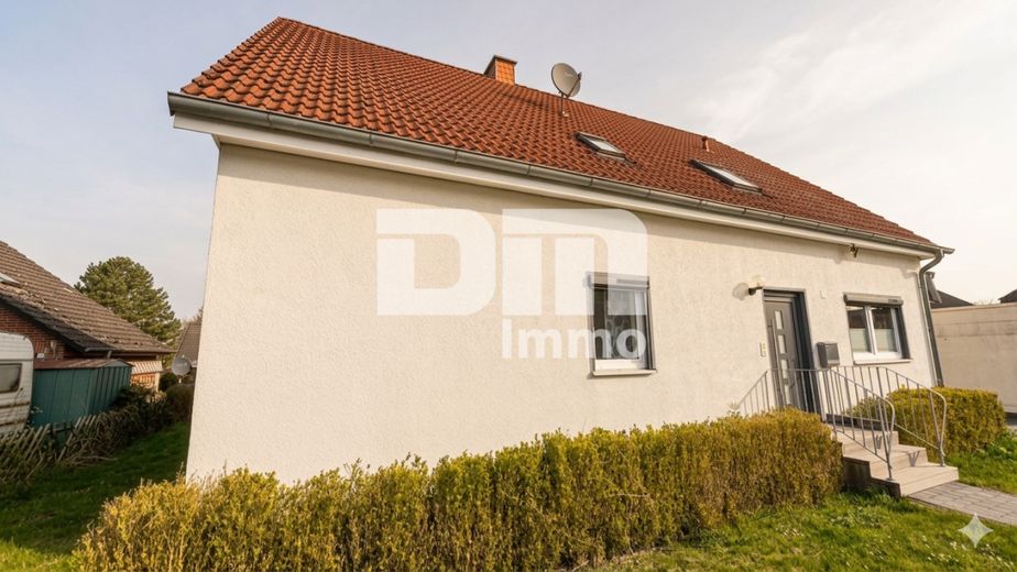 Charmantes Ein- bis Zweifamilienhaus mit großem Garten in begehrter Lage – Frontansicht