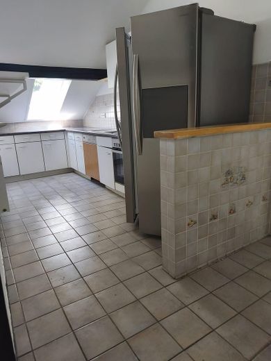 Charmante 3-Zimmer-Dachgeschosswohnung mit Garten – nur 2 Minuten zum Banter See – Küche 