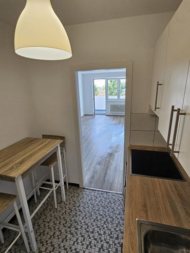 Der erste Schlüssel, der wirklich Dir gehört: Sanierte Wohnung mit Balkon – Küche 