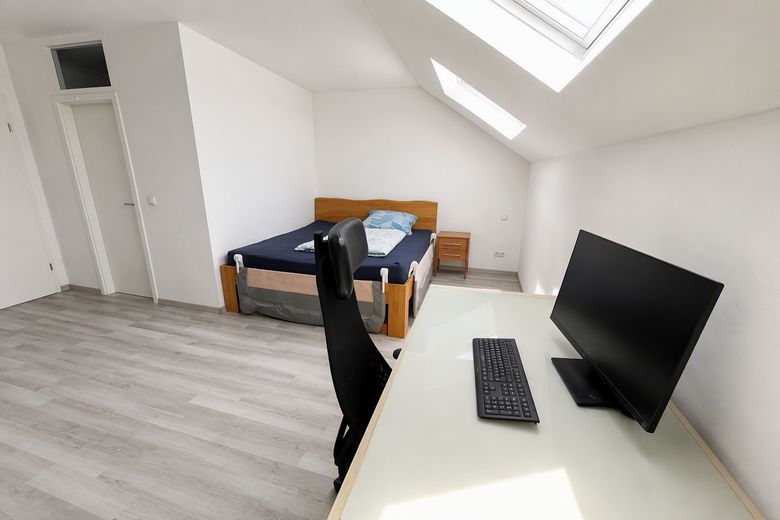 PROVISIONSFREI: Helle 4-Zimmer-Eigentumswohnung mit großer Terrasse in Herzogenaurach-Niederndorf – Ansicht Schlafzimmer 2