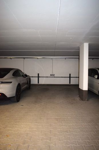 Tiefgaragenstellplatz