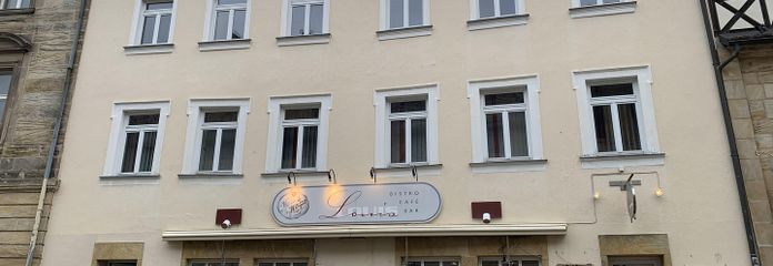 # Perfekt für eure WG: Großzügige 130 m²-Wohnung mit neuem Bad & großer Wohnküche in bester Lage