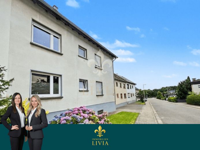 Modernisiertes Dreifamilienhaus mit traumhaftem Panoramablick – फोटो 1
