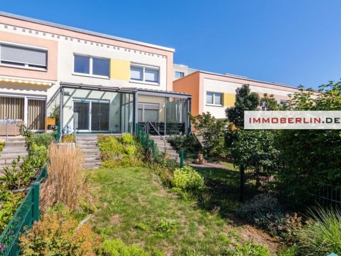 IMMOBERLIN.DE - Hausähnliche Wohnung mit Wintergarten, kleinem Westgarten – Foto 1