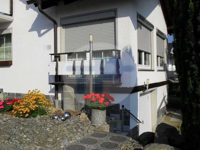 ÄUßERST GEPFLEGTES 
EINFAMILIENHAUS – SDC11119 (002)