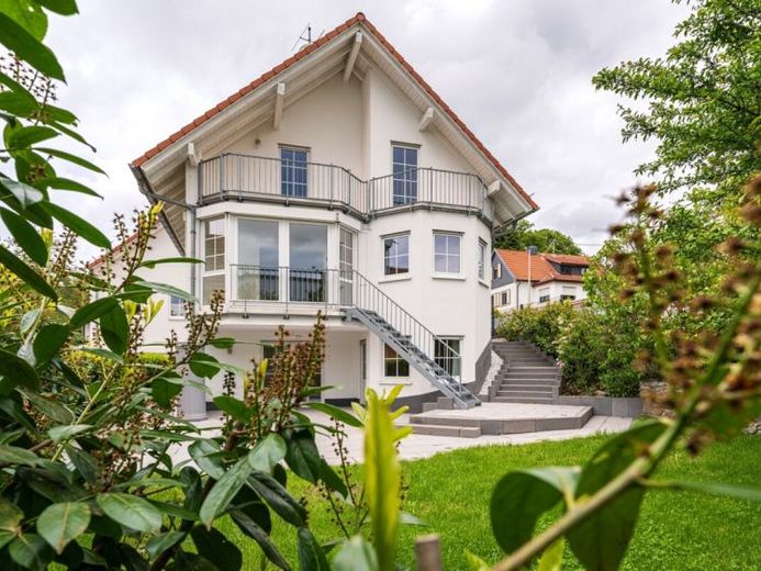 Ankommen, durchatmen und den Taunus genießen – stilvolles Wohnen mit privatem Wellnessbereich – Foto 1