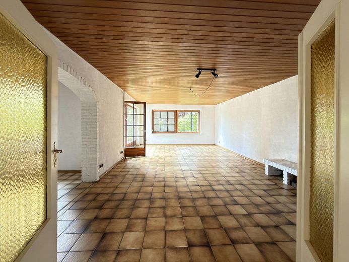 Haus im Grünen – Blick ins Wohnzimmer