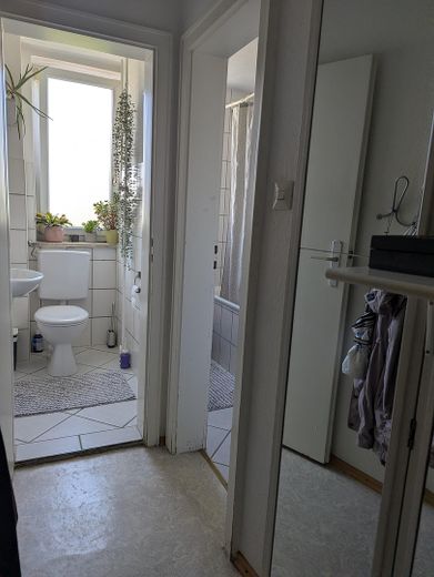 | Solide Rendite Nahe MIRA | Intelligenter 4-Zimmer-Schnitt mit Sonnenausrichtung | – Separates WC