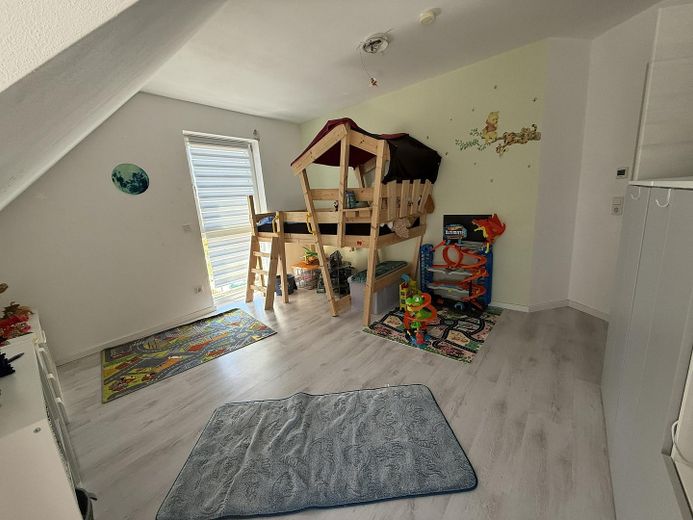 Familienfreundliches Einfamilienhaus zu verkaufen – Kinderzimmer #1 OG