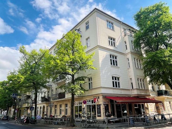 5-Zimmer, Altbau, 2 Balkone, 2 Bäder, direkt am Volkspark Hasenheide – Photo 1