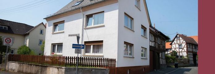 Großes Massivhaus mit Fachwerk-Torhaus, Scheune & Nebengebäude. Käuferprovisionsfrei!