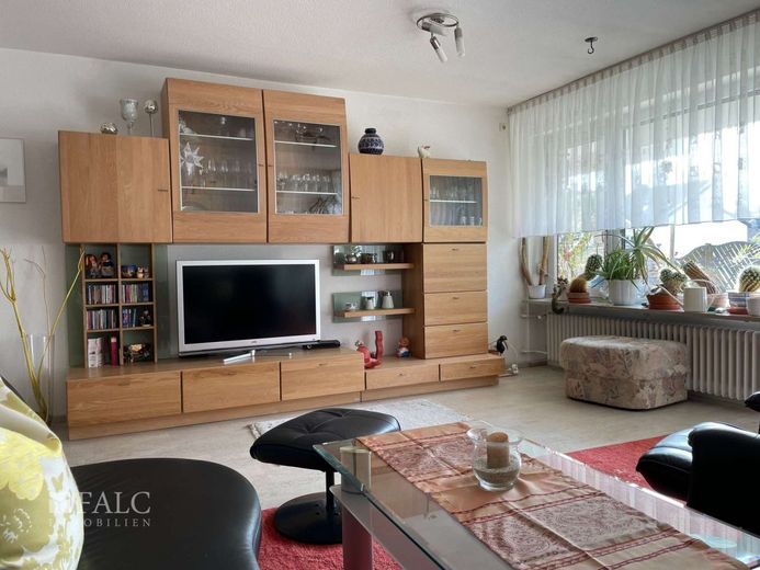 Garten-Wohnung im Reihen Endhaus, helle 3,5 Zimmer, Terrasse + Garage + Platz – Wohnen in 2023