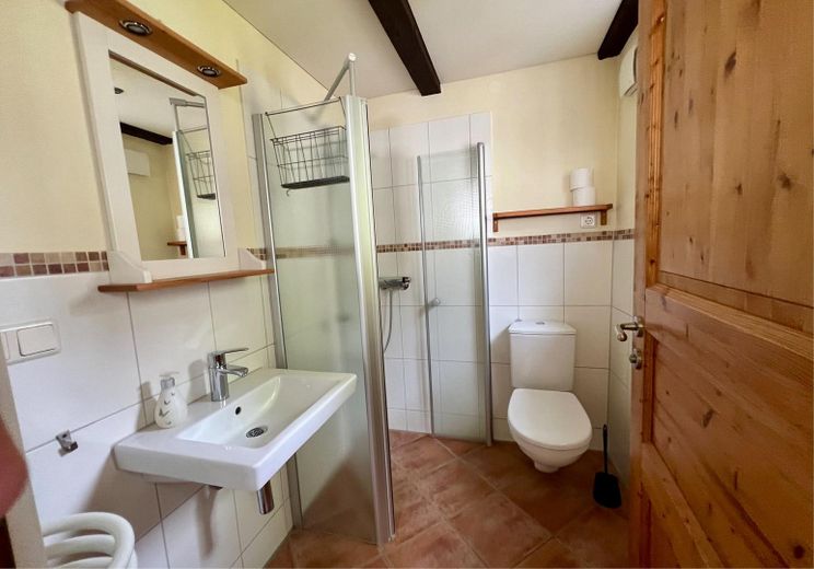 Vivre au centre sans stress de rénovation : maison individuelle compacte, grand jardin, garage XXL – Gäste WC/ Dusche EG