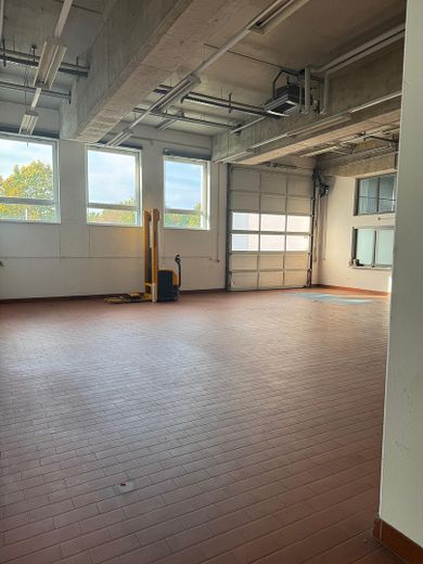 Showroom oder Praxis/Büro mit 175qm in bester Ausstattung kurzfristig beziehbar! – Hebebühne Gremberghoven