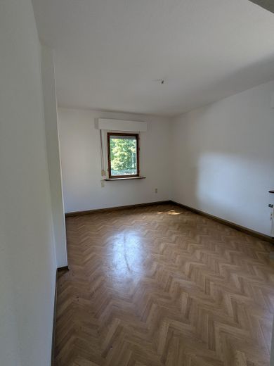 kleines Häusschen mit Garten, großer Garage und Stellplatz im Zentrum von MHL – Schlafzimmer