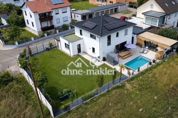 Sin comisión | Casa unifamiliar moderna con piscina y lounge | Orientación sur | Cerca de la A9
