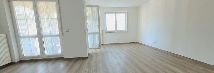Wohnzimmer mit Ostbalkon