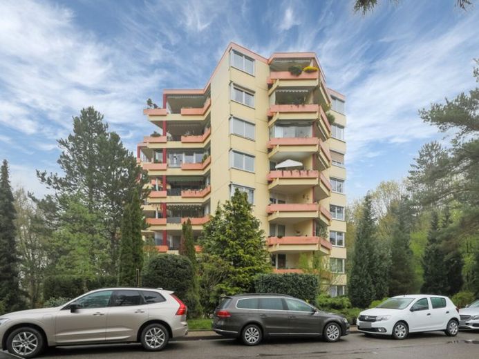 Solido investimento di capitale con balcone e ascensore – in vendita appartamento di 2 locali affittato nel Waldpark! – Foto 1