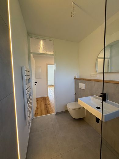 Appartement lumineux de 3 pièces – entièrement rénové & avec balcon – Badezimmer
